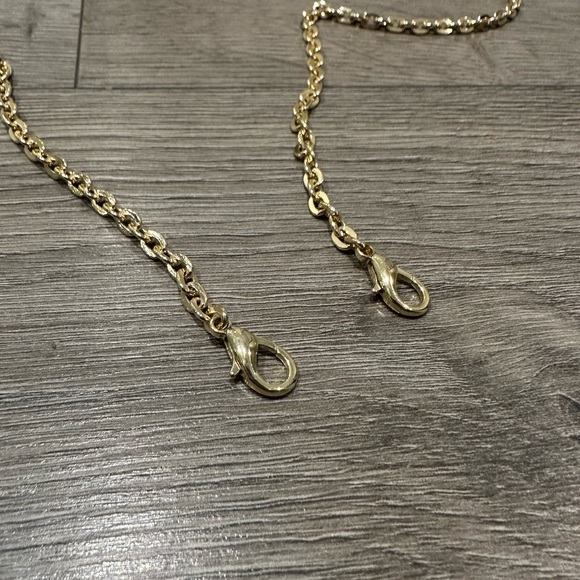 Gold clip chain - Picture 4 of 7